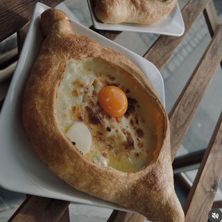 Adżarskie – z jajkiem 