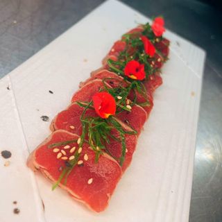 Sashimi de tataki salmón con salsa ponzu(9 uds.)