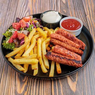 Vegapčići mala porcija i pomfrit