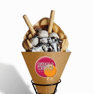 Gofr bąbelkowy z polewą adwokatową