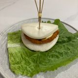 Pan bao hamburguesa de langostino crujiente 