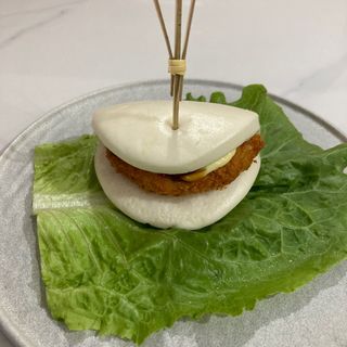 Pan bao hamburguesa de langostino crujiente 