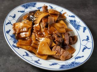 Ternera Con Bambú Y Setas