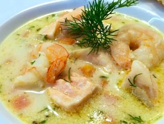 Вершковий суп з лососем і креветками (300мл)