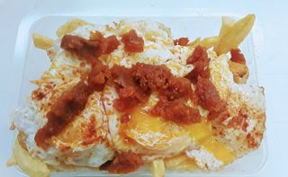 2 Huevos Rotos Con Farinato