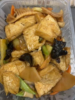 76. Тофу с бамбук и гъби (700г)