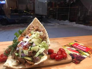 Kebab w bułce na wypasie 