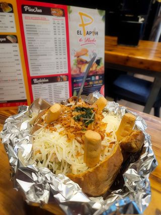 Papas Con Pollo Chimichurri