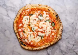 Pizza tradizionale Margherita doppia mozzarella