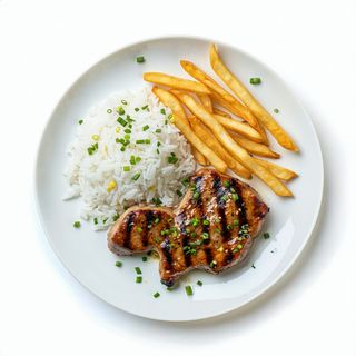 Pechuga De Pollo Salsa La Pimienta Con Patatas Y Arroz