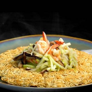 112.spaghetti croccante frutti di mare e verdure海鲜盖炸面