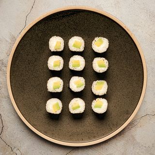 Хосомаки Авокадо / 230гр. - НОВО