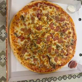 Pizza Con Jamón De Pavo
