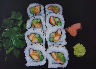 108. California De Gambas Relleno De Espárragos 8 uds.