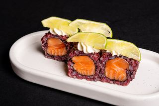 124. Uramaki venere roll