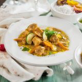 Pollo Con Salsa De Curry