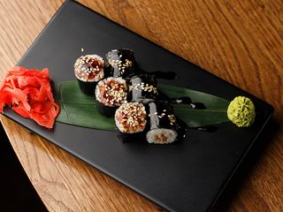 Хосомакі з тунцем