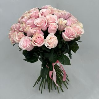 Buchet 55 trandafiri roz