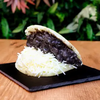 Arepa Dominó