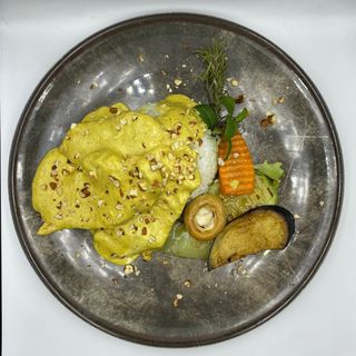 Piletina u curry sosu sa bademom 560 gr