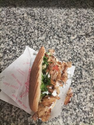 Hot Dog e carne kebab