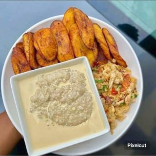 Fried potatoes, custard and fried egg