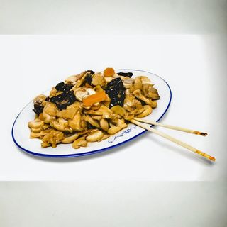 34. Свинско с бамбук, черни гъби и зеленчуци