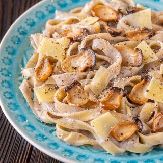 Tagliatele cu creveti si porcini