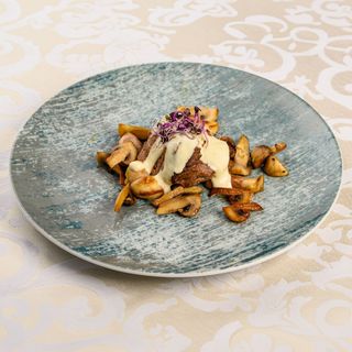 Muşchi de vită cu sos gorgonzola