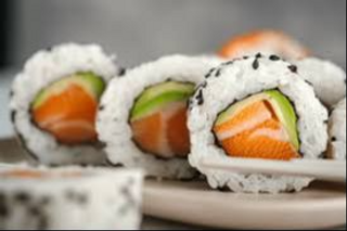 Uramaki salmone ed avocado