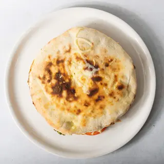 Lepinja iz krušne peći sir, chili