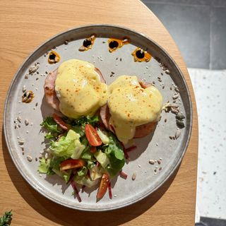 Eggs Benedict