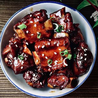 秘制排骨Costillas de cerdo cocidas al estilo Wino 