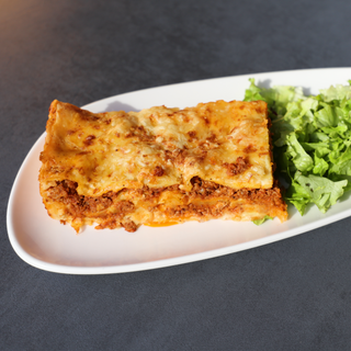 Lasagne bolognese, salatica