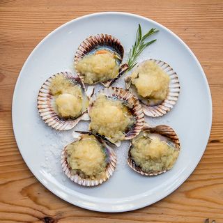 Zamburiñas Gratinadas Al Albariño