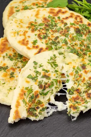 Naan de Queijo
