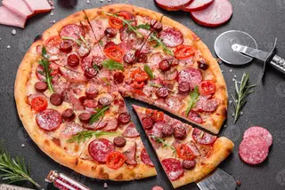 Pizza Caprichosa (30x30 Cm.)