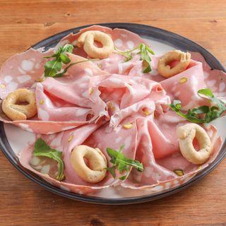 MORTADELLA AI PISTACCHI CON PARMIGIANO 24 MESI	