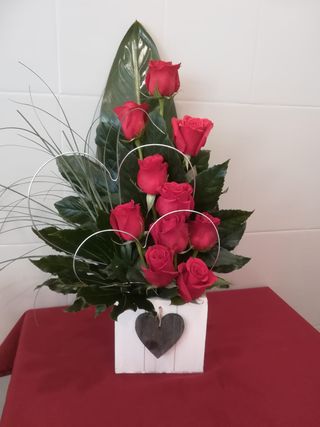 Caixa de Madeira com 10 Rosas