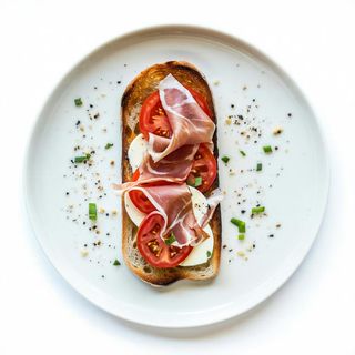 Bruschetta pane di pizza, pomodoro, prosciutto crudo o mozzarella - 4 pezzi