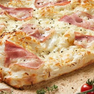 Carbonara Pizza Familiar 30x40 + REGALO (BOTELLA DE VINO BLANCO FRIZZANTE)