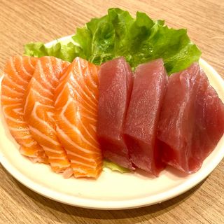Salmon e tuna sashimi