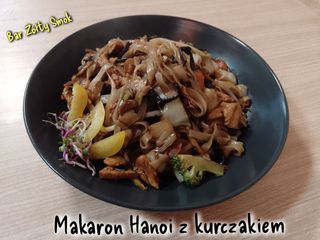 Makaron hanoi z kurczakiem