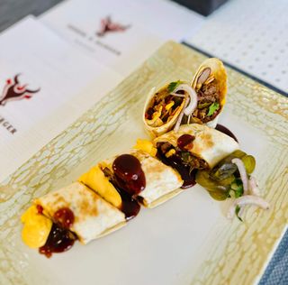 Buritto de vita + Cartofi cu usturoi si patrunjel + Limonada / Ayran