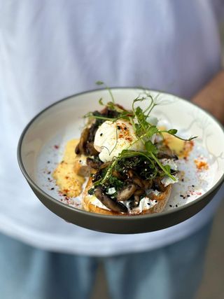 Mushroom toast with poached egg and hollandaise sauce