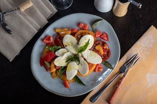 Salată caprese veg.