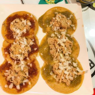 Chalupas Verdes Y Rojas