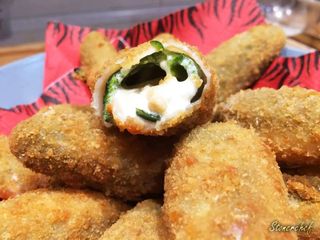 Panierowany ser z papryczkami jalapeno 6 szt + sos