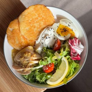 Боул з курячим філе та дерунами