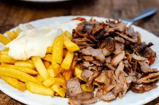 Patatas Con Carne mediana